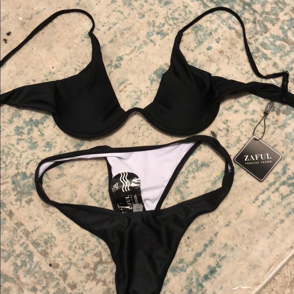 NEVER WORN black ridge bikini